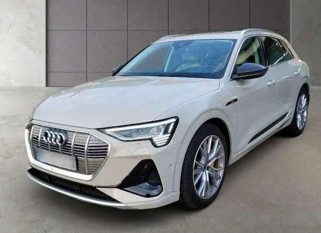 Photo 1 : Audi E-tron 2022 Non renseigné