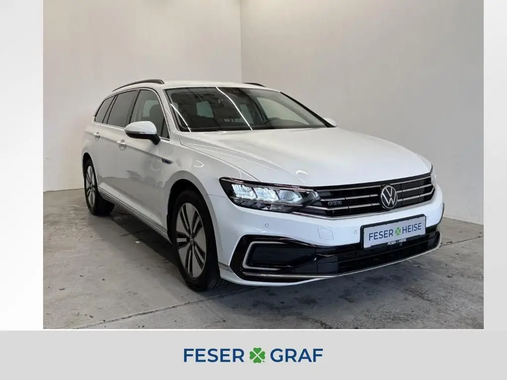 Photo 1 : Volkswagen Passat 2021 Hybrid