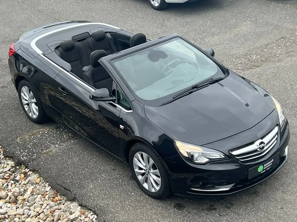 Photo 1 : Opel Cascada 2016 Petrol