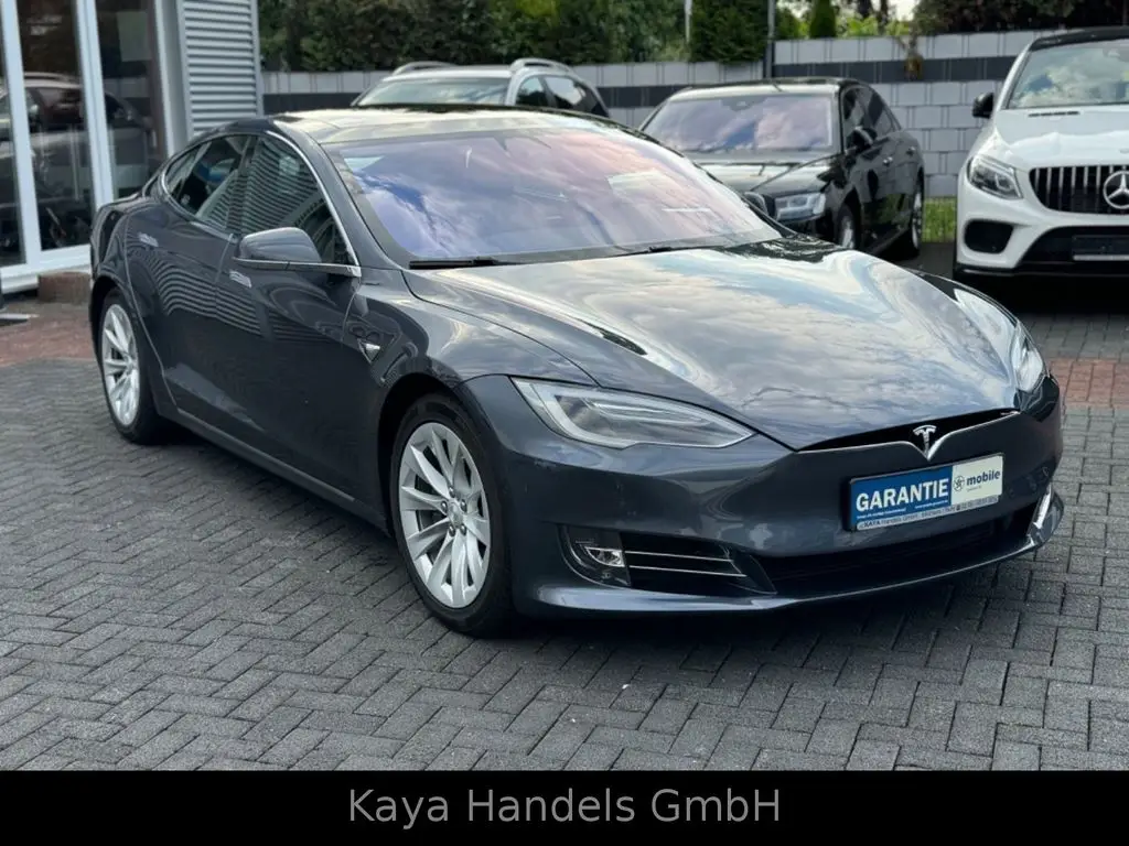 Photo 1 : Tesla Model S 2017 Non renseigné