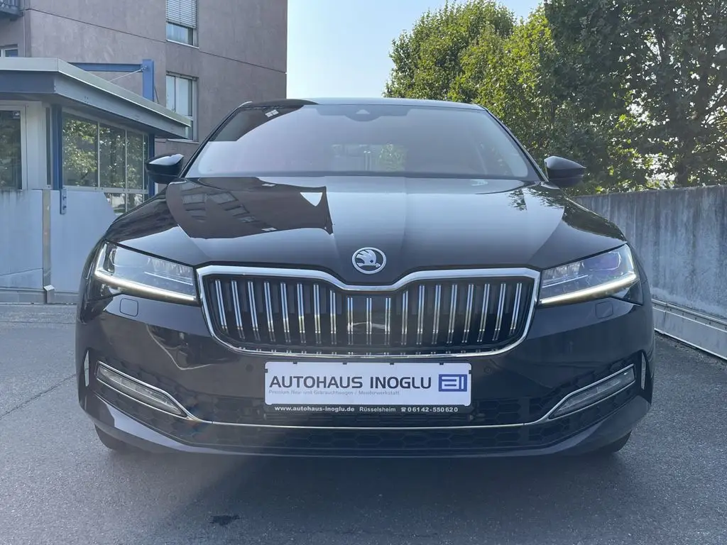 Photo 1 : Skoda Superb 2023 Essence