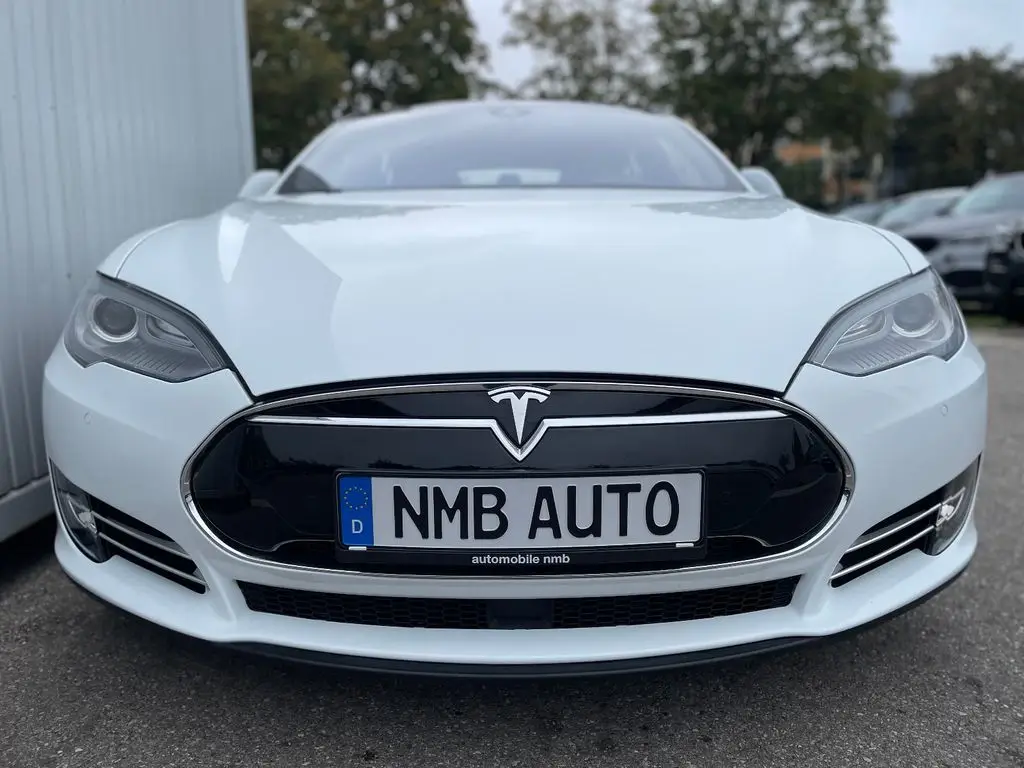 Photo 1 : Tesla Model S 2015 Non renseigné