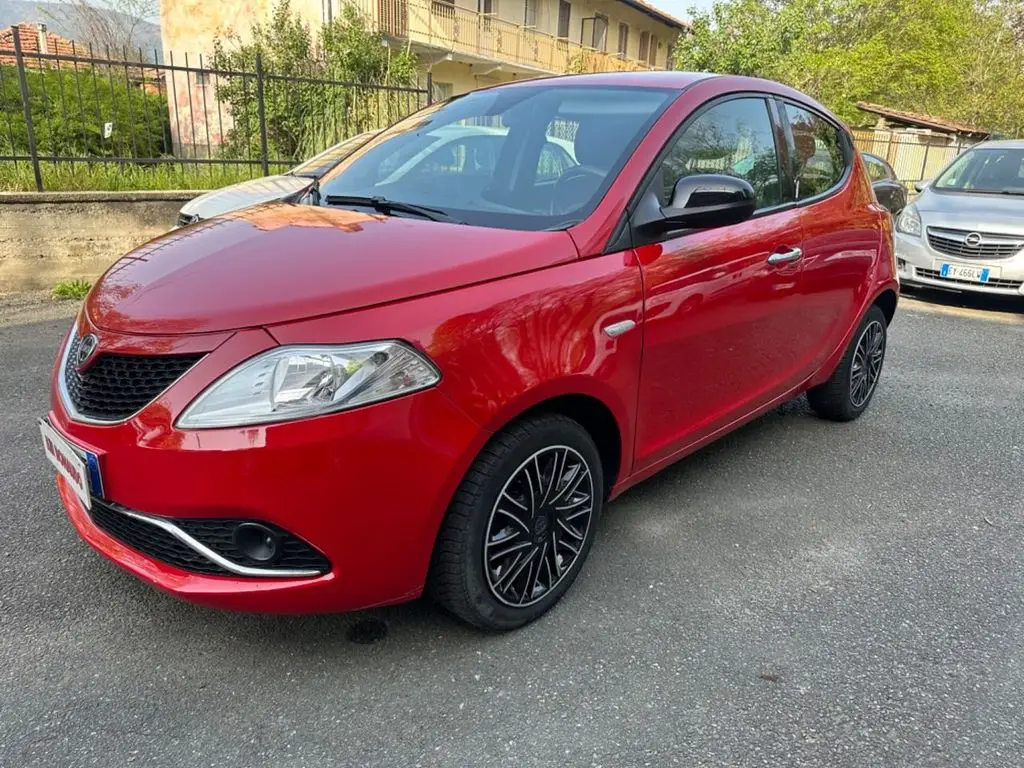 Photo 1 : Lancia Ypsilon 2018 Essence