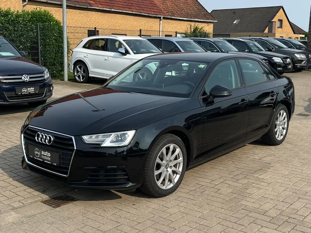 Photo 1 : Audi A4 2016 Petrol