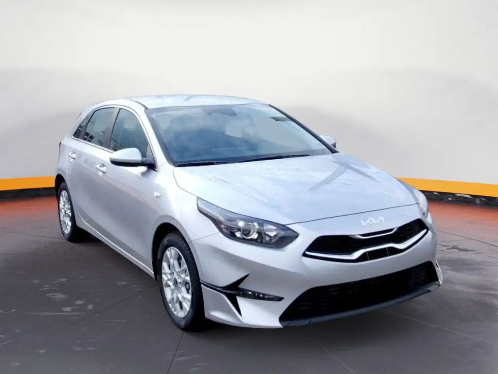 Photo 1 : Kia Ceed 2024 Petrol