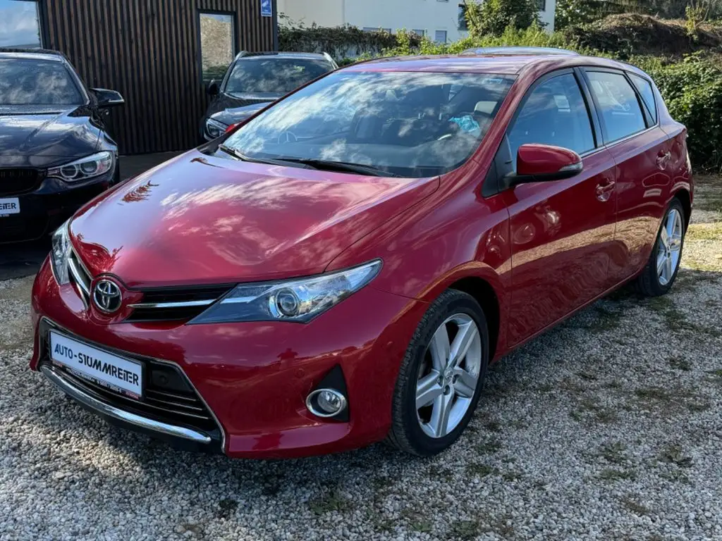 Photo 1 : Toyota Auris 2015 Petrol