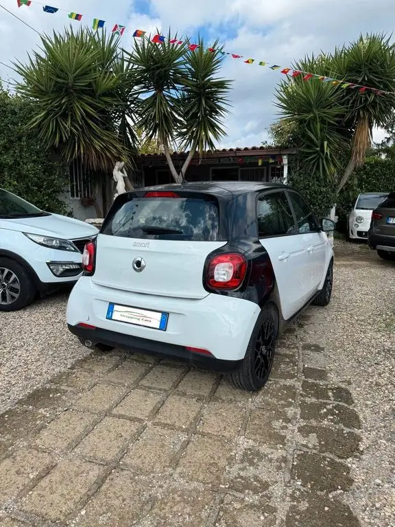 Photo 1 : Smart Forfour 2018 Petrol