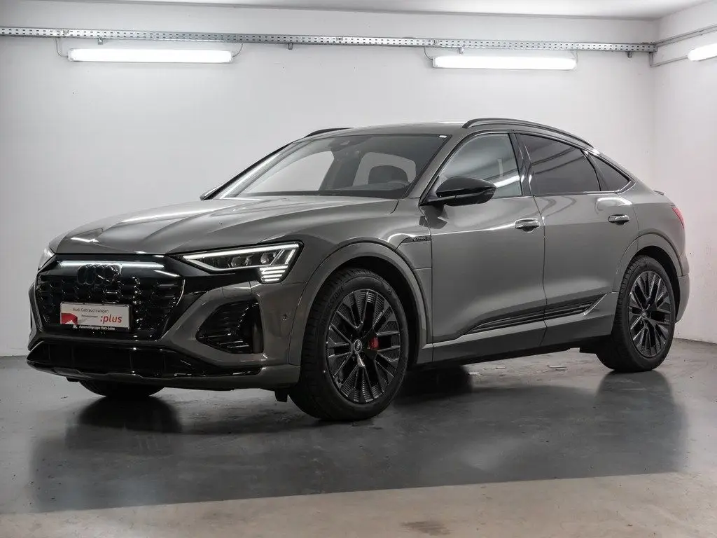 Photo 1 : Audi Q8 2023 Non renseigné