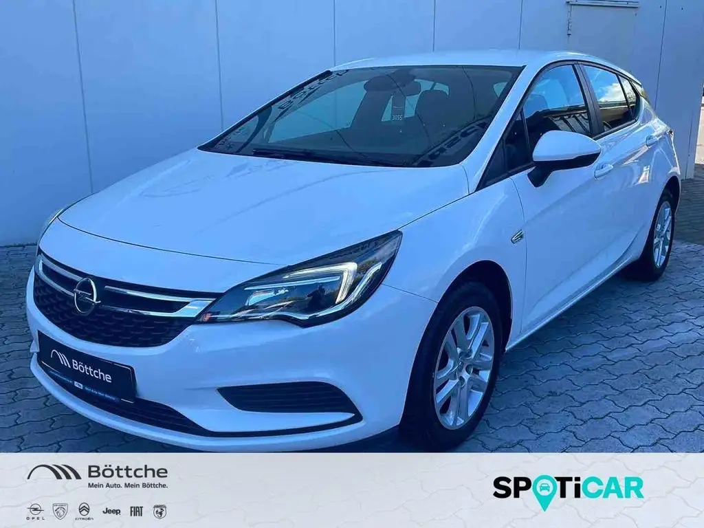 Photo 1 : Opel Astra 2019 Petrol