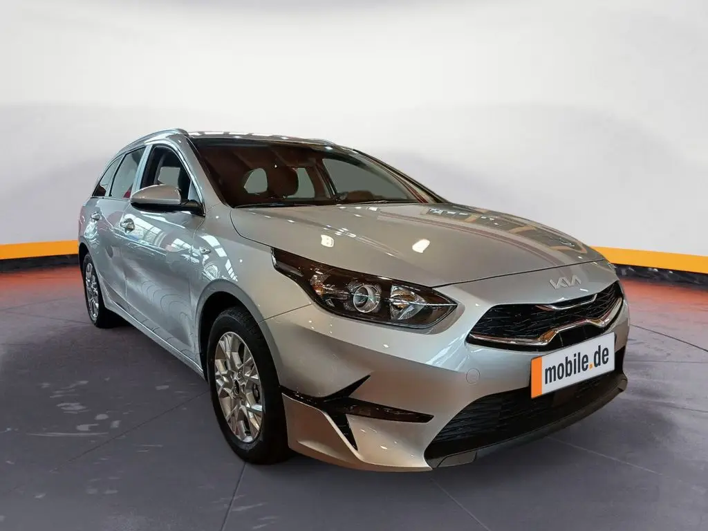 Photo 1 : Kia Ceed 2023 Petrol