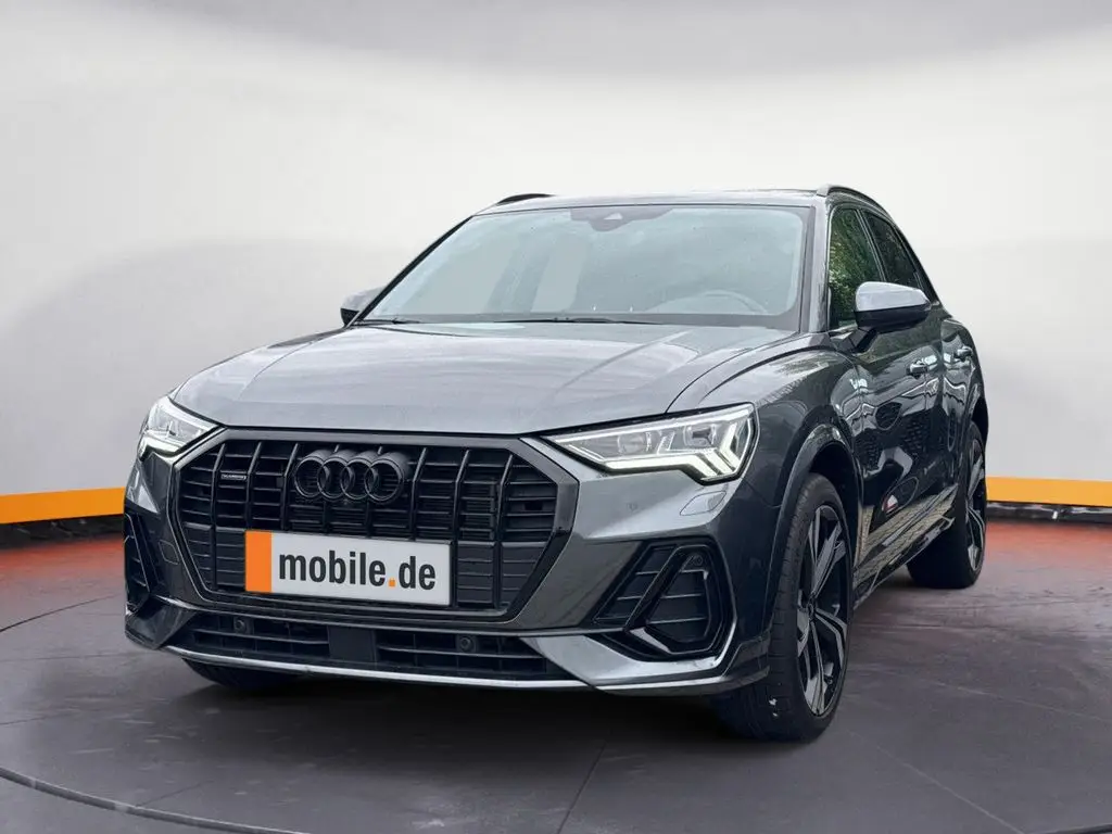 Photo 1 : Audi Q3 2023 Essence