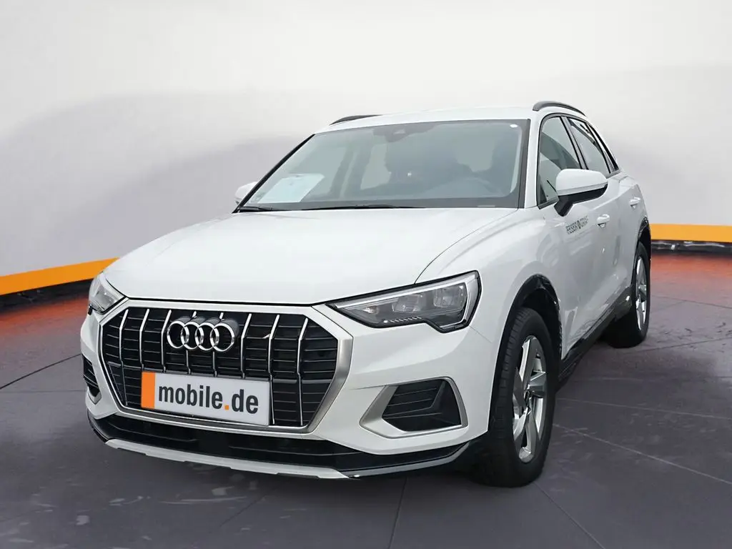 Photo 1 : Audi Q3 2023 Petrol