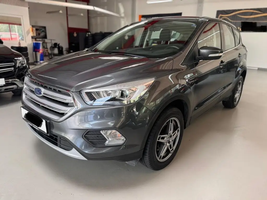 Photo 1 : Ford Kuga 2019 Essence