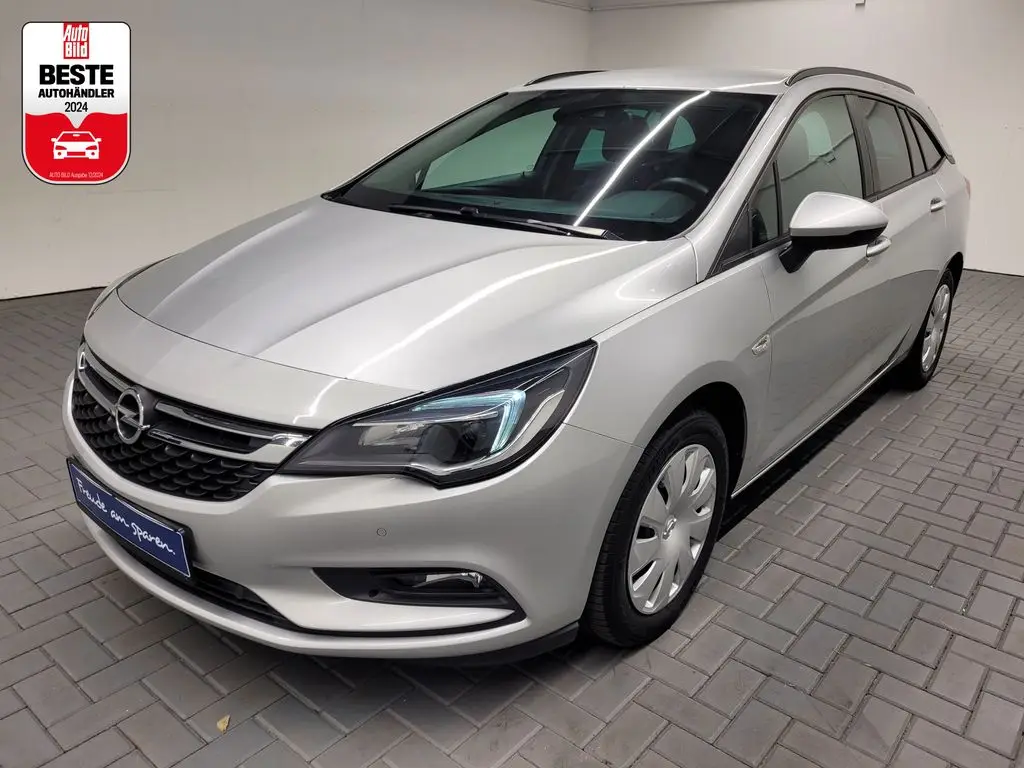 Photo 1 : Opel Astra 2018 Essence