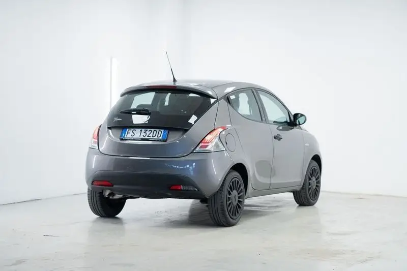 Photo 1 : Lancia Ypsilon 2018 Petrol