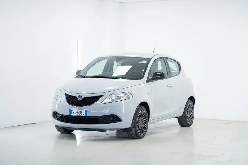 Photo 1 : Lancia Ypsilon 2019 Petrol