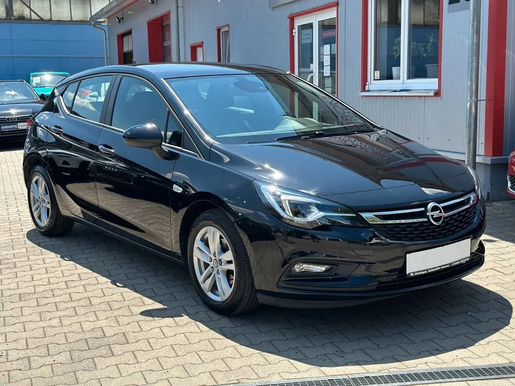 Photo 1 : Opel Astra 2019 Petrol