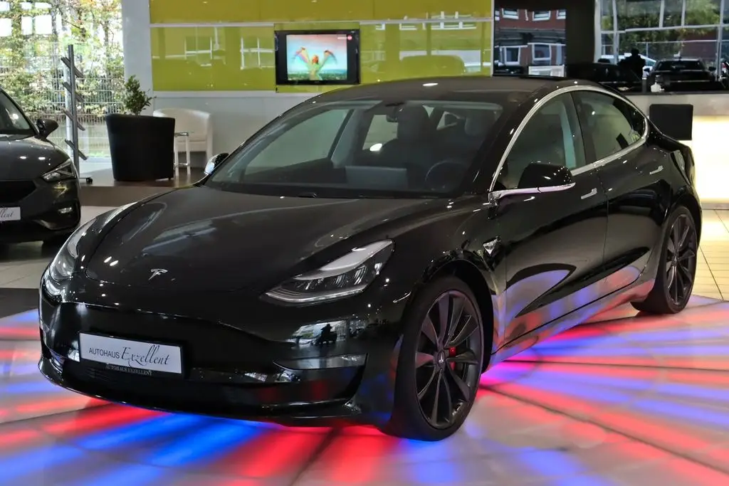 Photo 1 : Tesla Model 3 2020 Non renseigné