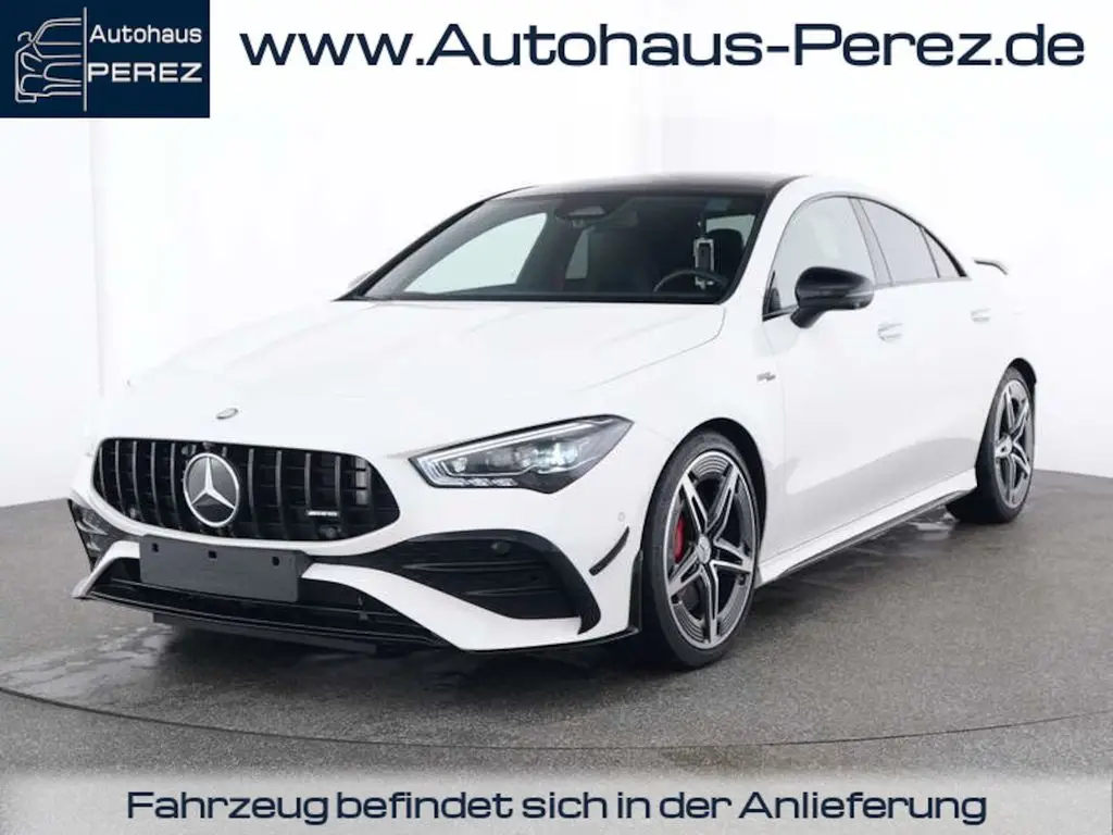 Photo 1 : Mercedes-benz Classe Cla 2024 Petrol