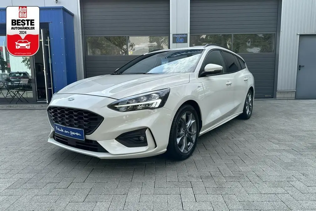 Photo 1 : Ford Focus 2020 Petrol