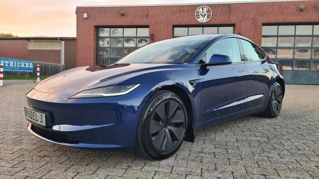 Photo 1 : Tesla Model 3 2024 Non renseigné