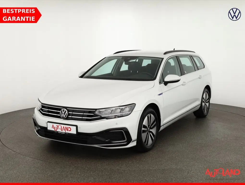 Photo 1 : Volkswagen Passat 2021 Hybride