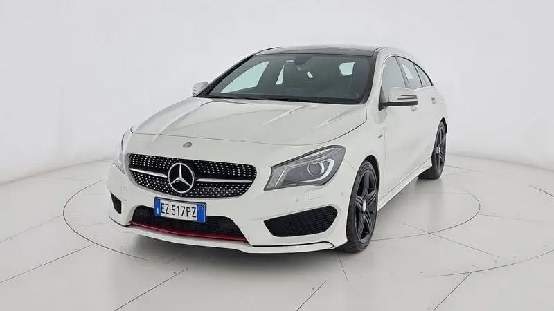 Photo 1 : Mercedes-benz Classe Cla 2015 Petrol