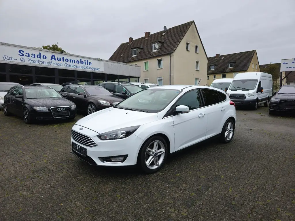 Photo 1 : Ford Focus 2017 Petrol