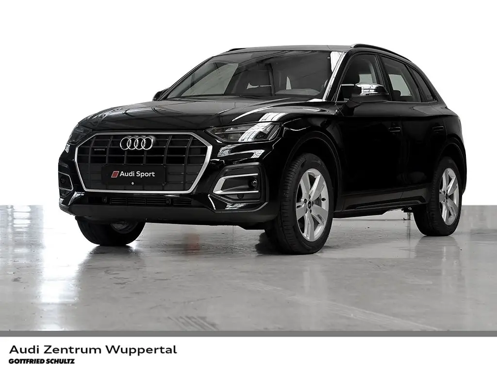 Photo 1 : Audi Q5 2024 Petrol