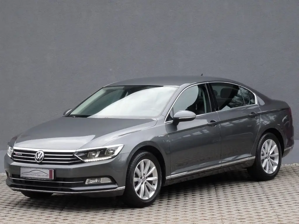 Photo 1 : Volkswagen Passat 2016 Petrol