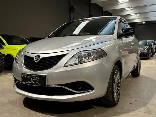 Photo 1 : Lancia Ypsilon 2018 Autres