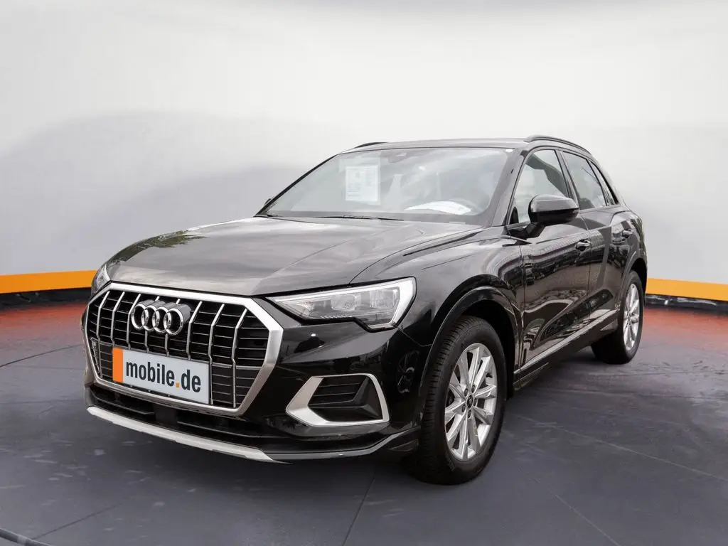 Photo 1 : Audi Q3 2024 Petrol