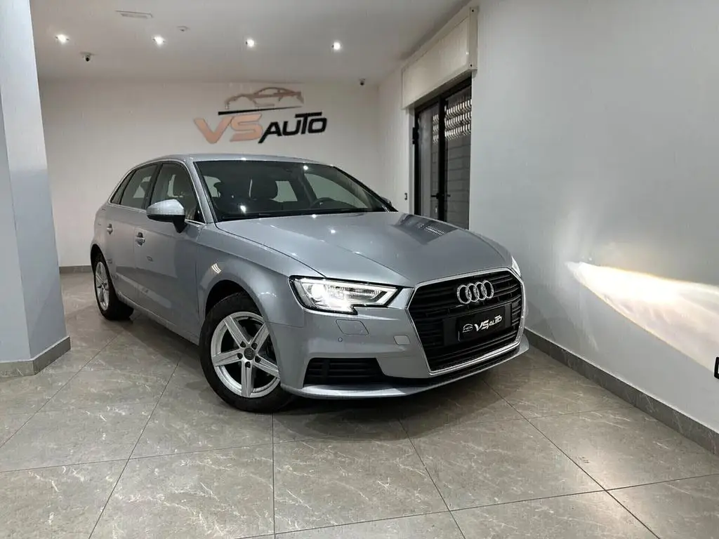 Photo 1 : Audi A3 2018 Diesel