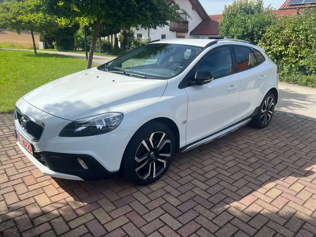 Photo 1 : Volvo V40 2016 Diesel