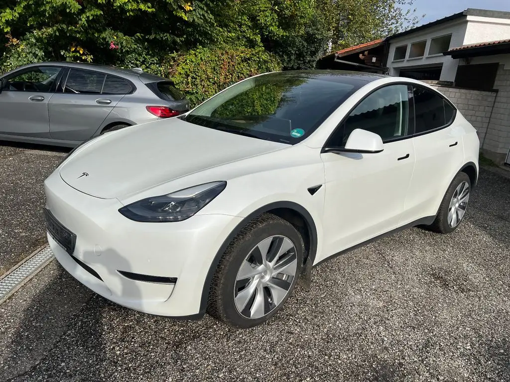 Photo 1 : Tesla Model Y 2022 Non renseigné