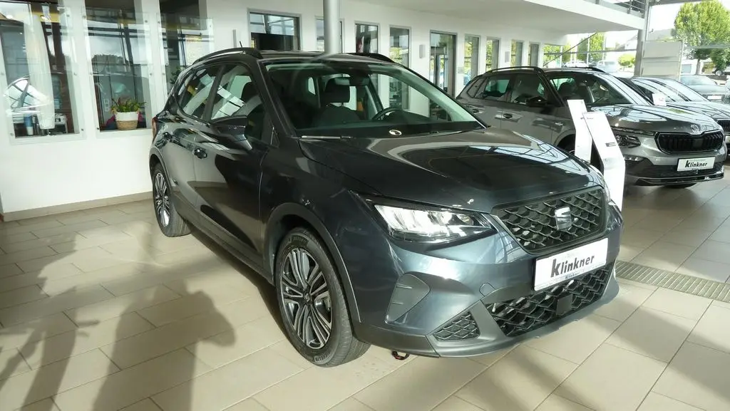 Photo 1 : Seat Arona 2024 Essence