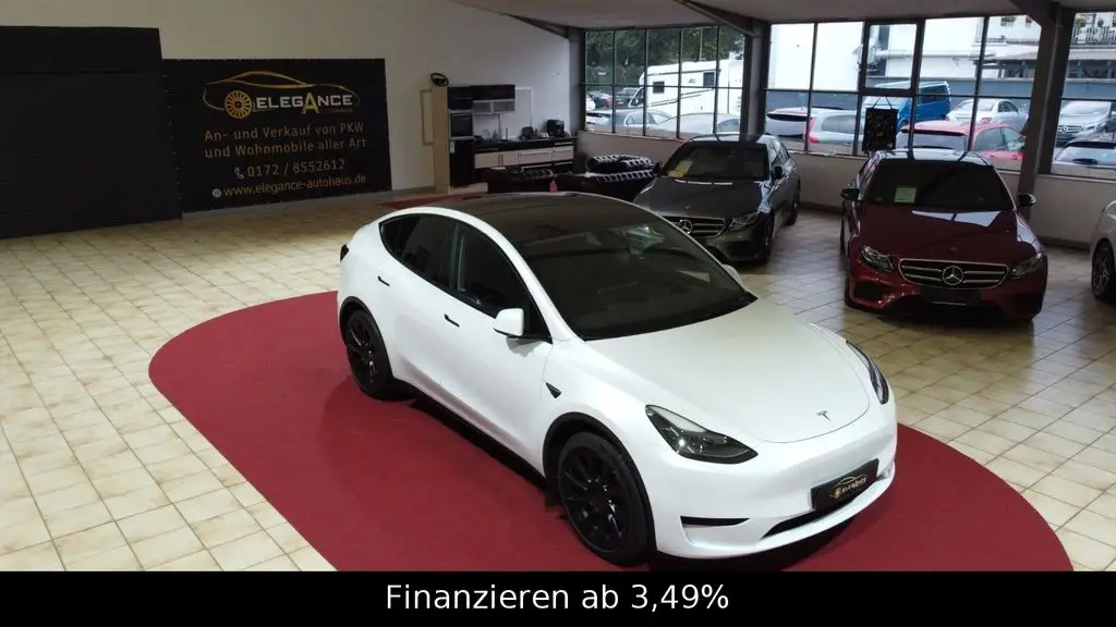 Photo 1 : Tesla Model Y 2023 Non renseigné