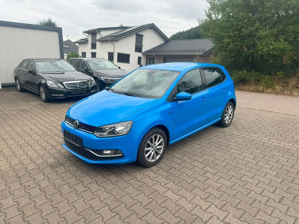 Photo 1 : Volkswagen Polo 2015 Petrol