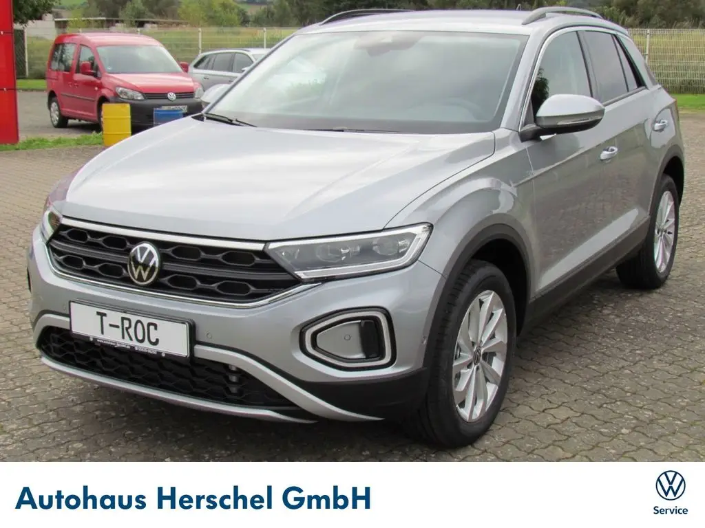 Photo 1 : Volkswagen T-roc 2024 Petrol