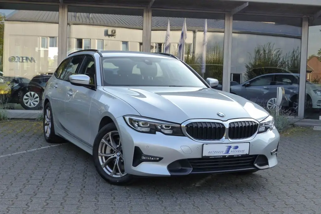 Photo 1 : Bmw Serie 3 2019 Petrol