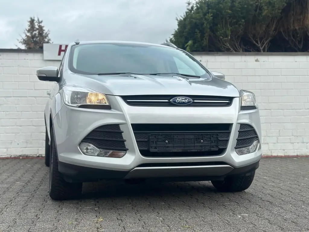 Photo 1 : Ford Kuga 2015 Petrol