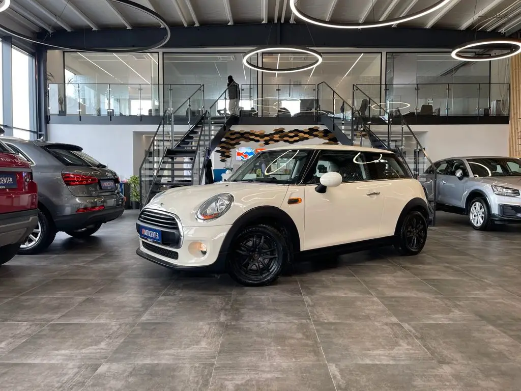 Photo 1 : Mini One 2016 Petrol