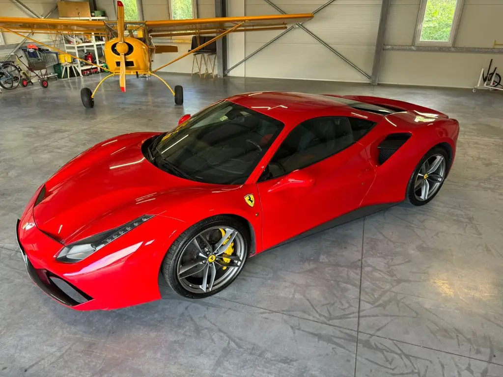 Photo 1 : Ferrari 488 2016 Essence