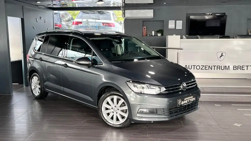 Photo 1 : Volkswagen Touran 2020 Essence