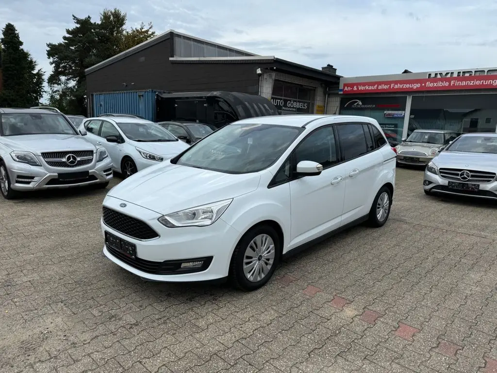 Photo 1 : Ford Grand C-max 2016 Essence