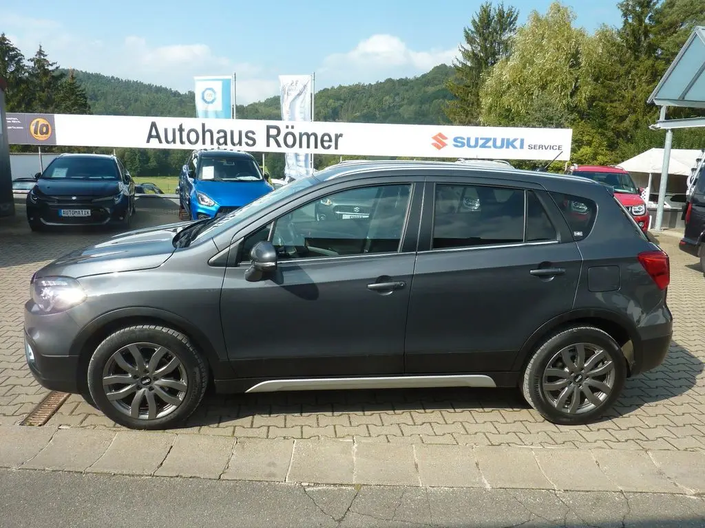 Photo 1 : Suzuki Sx4 2017 Petrol