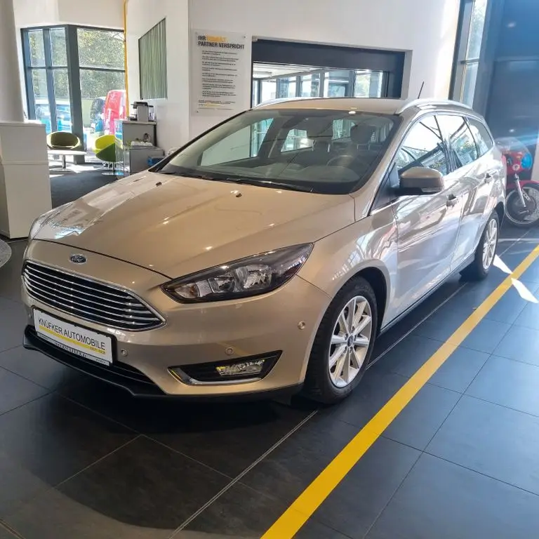 Photo 1 : Ford Focus 2017 Petrol