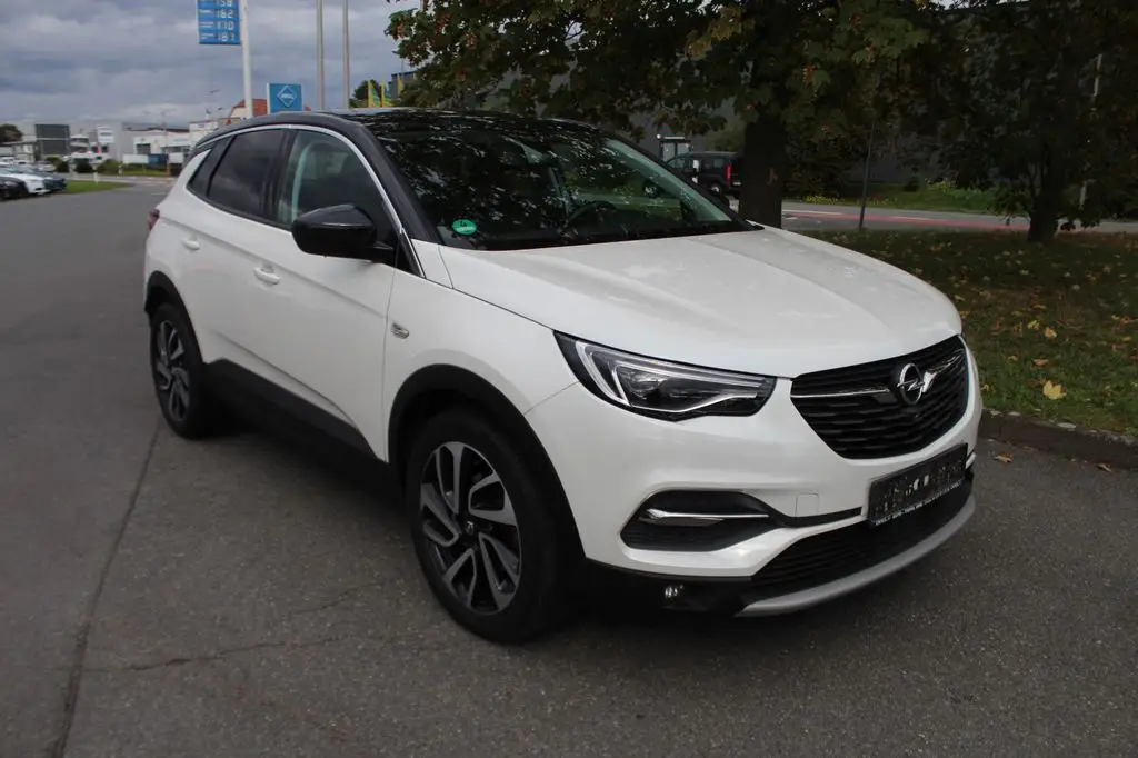 Photo 1 : Opel Grandland 2017 Petrol