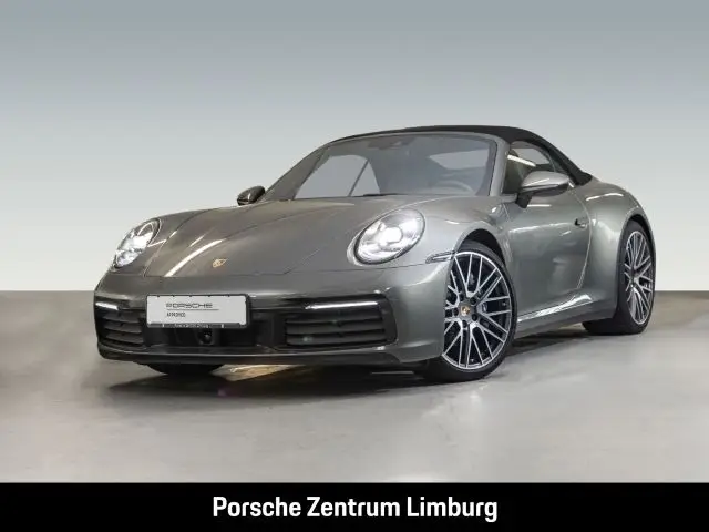 Photo 1 : Porsche 992 2021 Petrol