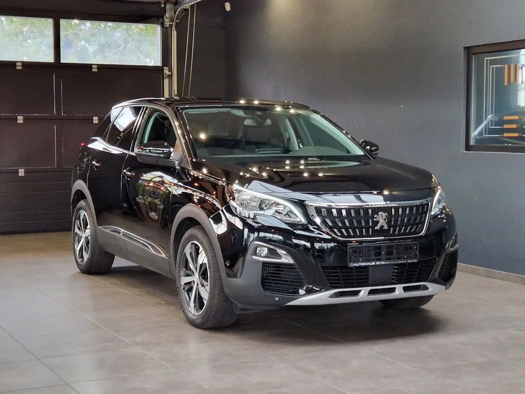 Photo 1 : Peugeot 3008 2019 Petrol